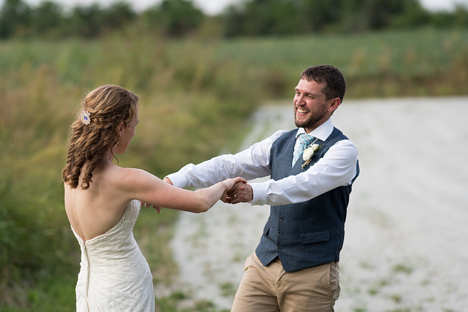 Sunset Couple's photos at Eventful at Locust Grove wedding-KC-Wedding-Photographer-Emily-Lynn-Photography