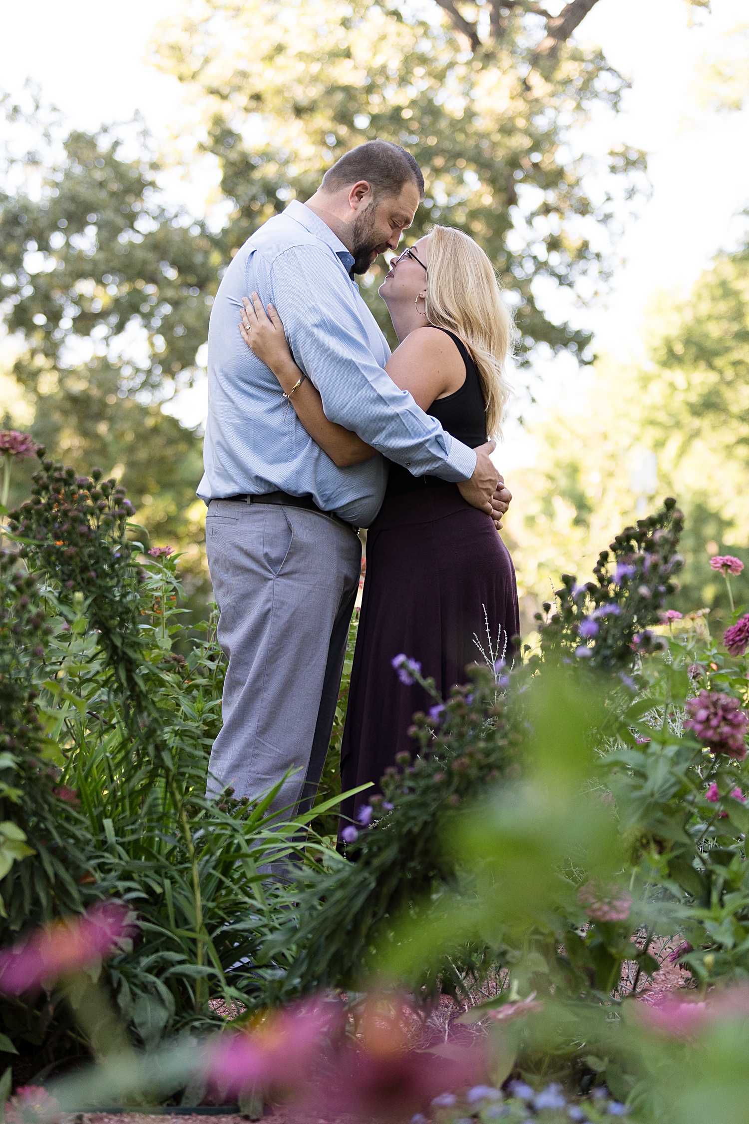 Midtown KC Engagement Photos-Kansas-City-Wedding-Photographer-Emily-Lynn-Photography